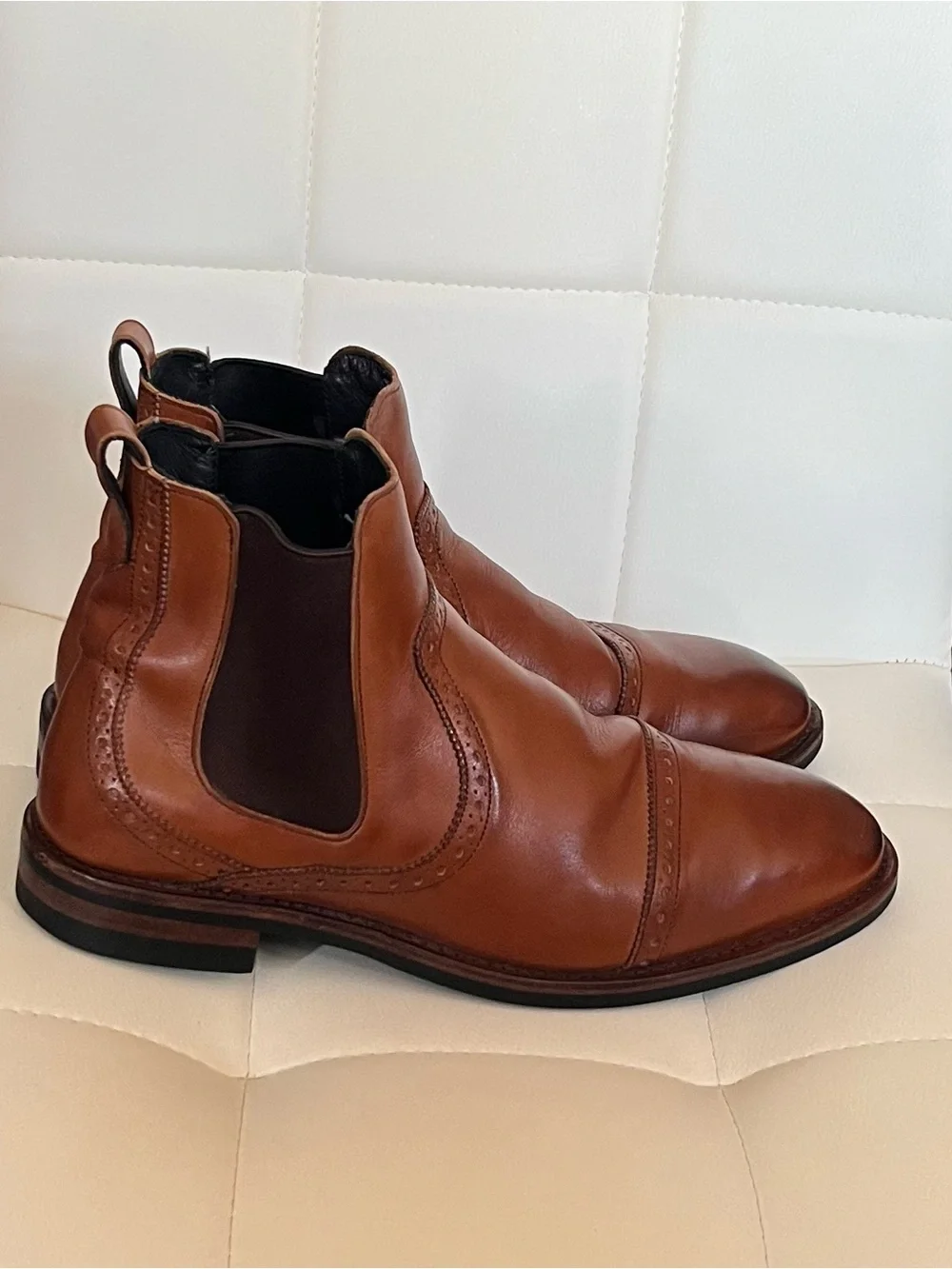 Allen Edmonds Lombard Cap leather boots. 9.5 3E Walnut